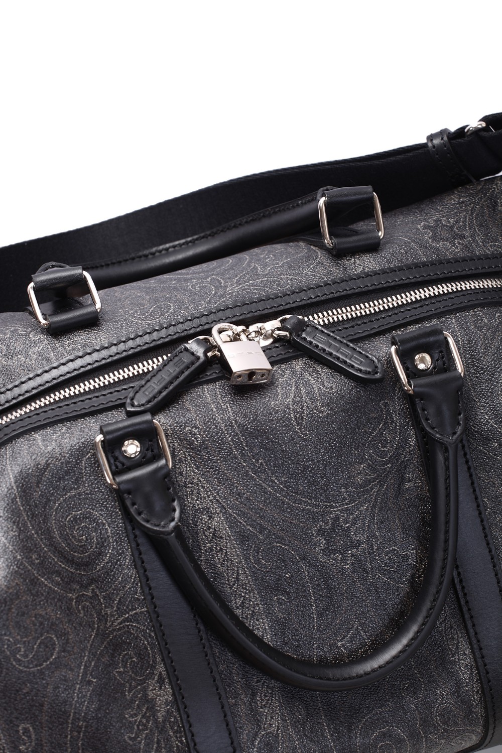 shop ETRO  Borsone: Etro borsone da viaggio realizzato nell'inconfondibile tela Paisley jacquard.
Dimensioni: 51 x 28 x 25 cm.
Tessuto di cotone Paisley jacquard spalmato con grana opaca e doppiato in tela.
Finiture: 100% pelle di vitello.
Nastro: 95% poliestere, 5% poliammide.
Chiusura con cerniera.
Manici in pelle (altezza: 13 cm).
Tracolla regolabile e removibile (altezza massima: 120 cm).
Tasca interna con cerniera.
Porta etichette removibile.
Lucchetto con chiavi removibile.
Made in Italy.. 00004 8007-0001 number 2647307